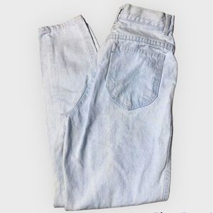 Vintage 90s Chic Light Wash Straight Leg High Waisted Jeans